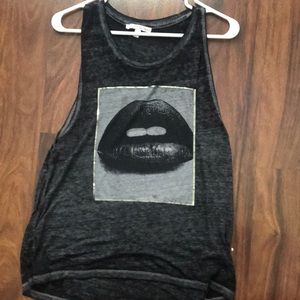 Express lips tank top